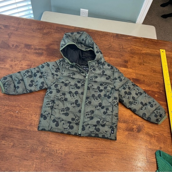 GAP Other - Gap Disney Kids Mickey Mouse Green Jacket puffer size 4